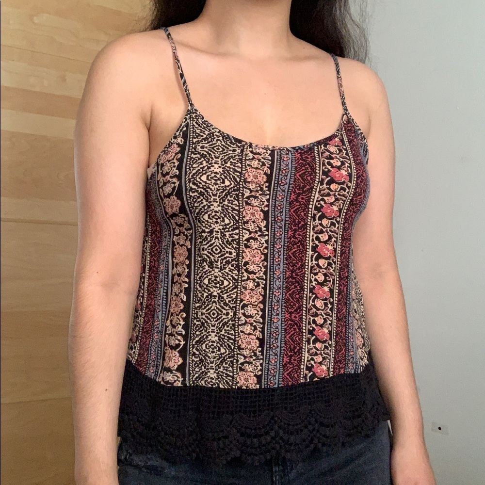 Floral Printed Lace Tank Top - Picture 6 of 12